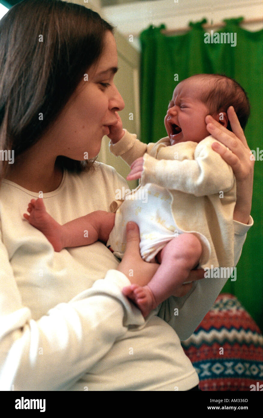 Mutter mit Monate altes baby Stockfoto