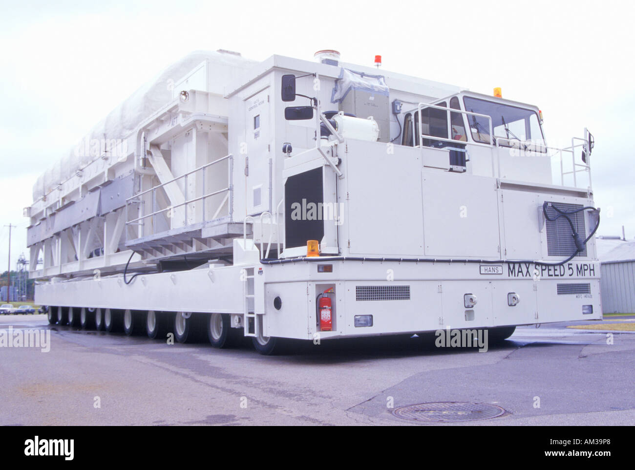 Die NASA Karmag Fahrzeug an das George C Marshall Space Flight Center in Huntsville Alabama können 794 000 Pfund von Geräten verschieben. Stockfoto