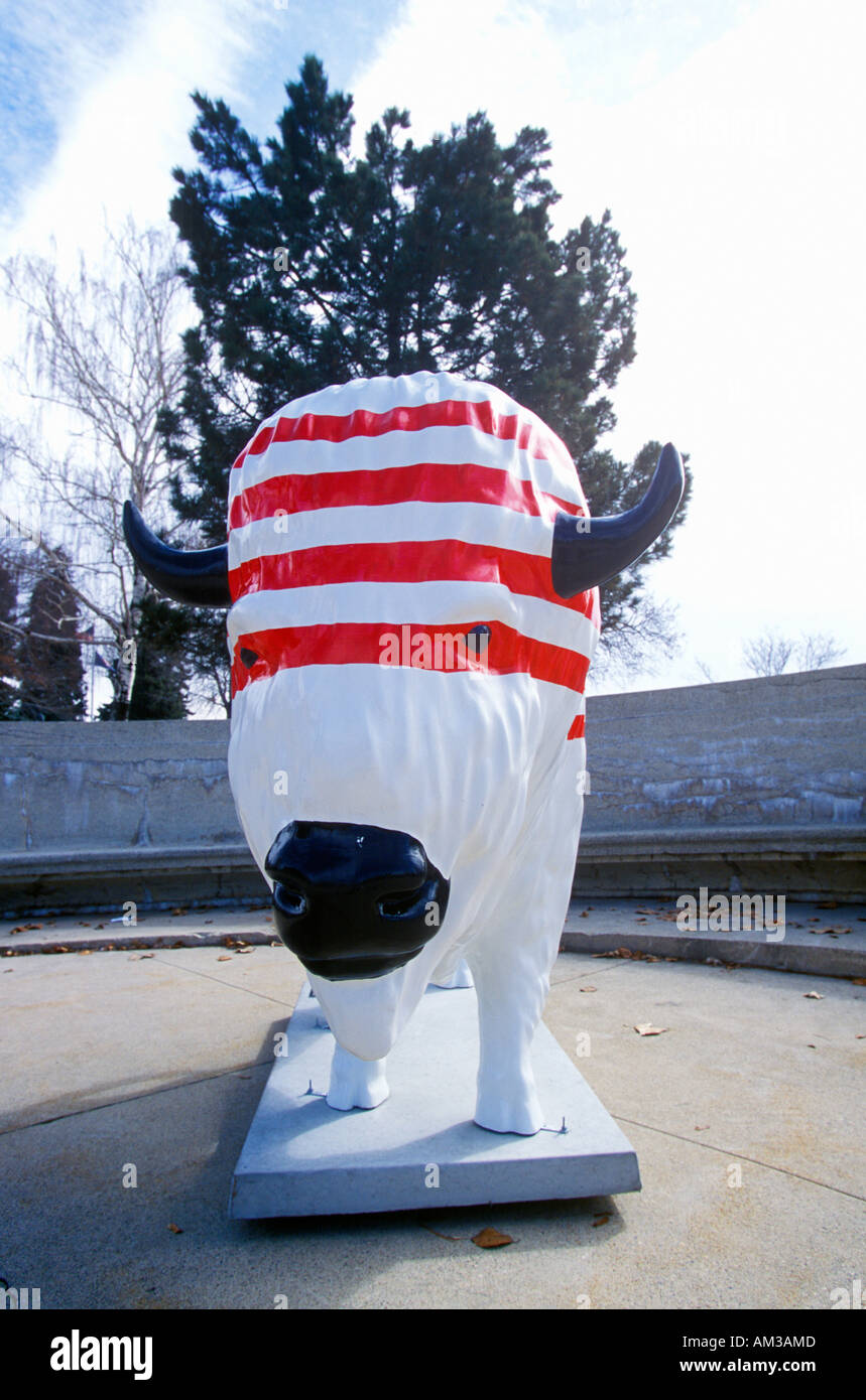 Bison gemalt mit amerikanischen Flagge Gemeinschaft Kunst Projekt Olympischen Winterspiele Kapitol von Salt Lake City, UT Stockfoto