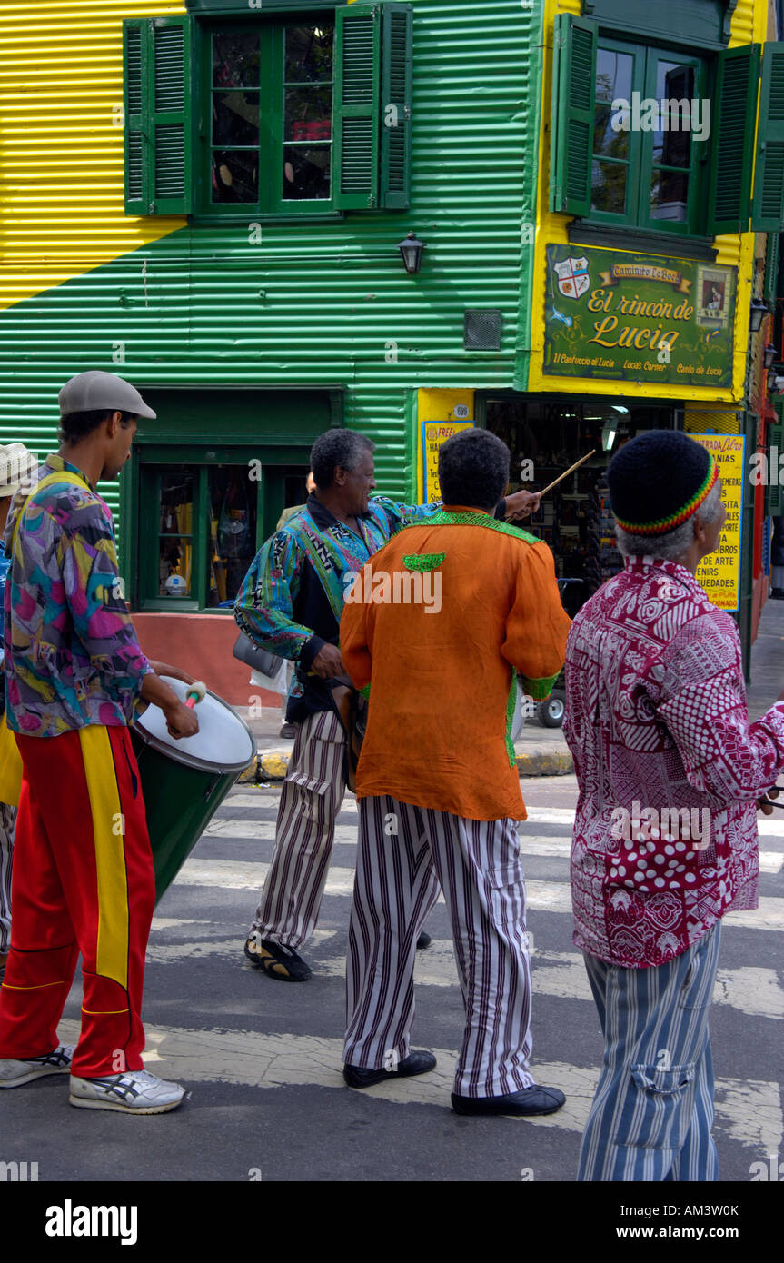 Straßenmusikanten in La Boca Stockfoto