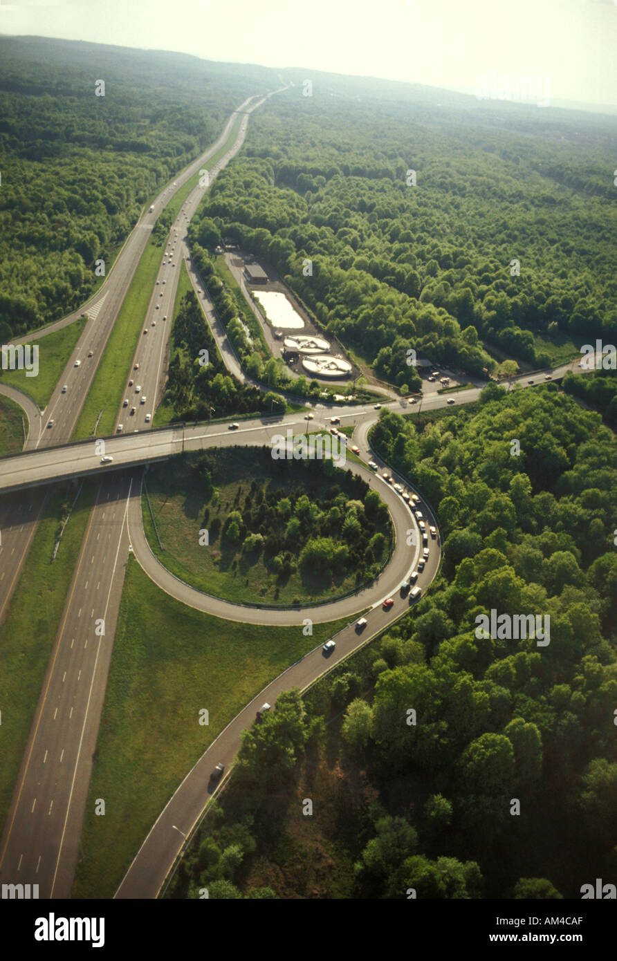 Luftaufnahme von Kleeblatt Autobahn Ausfahrt Rampe Stockfoto