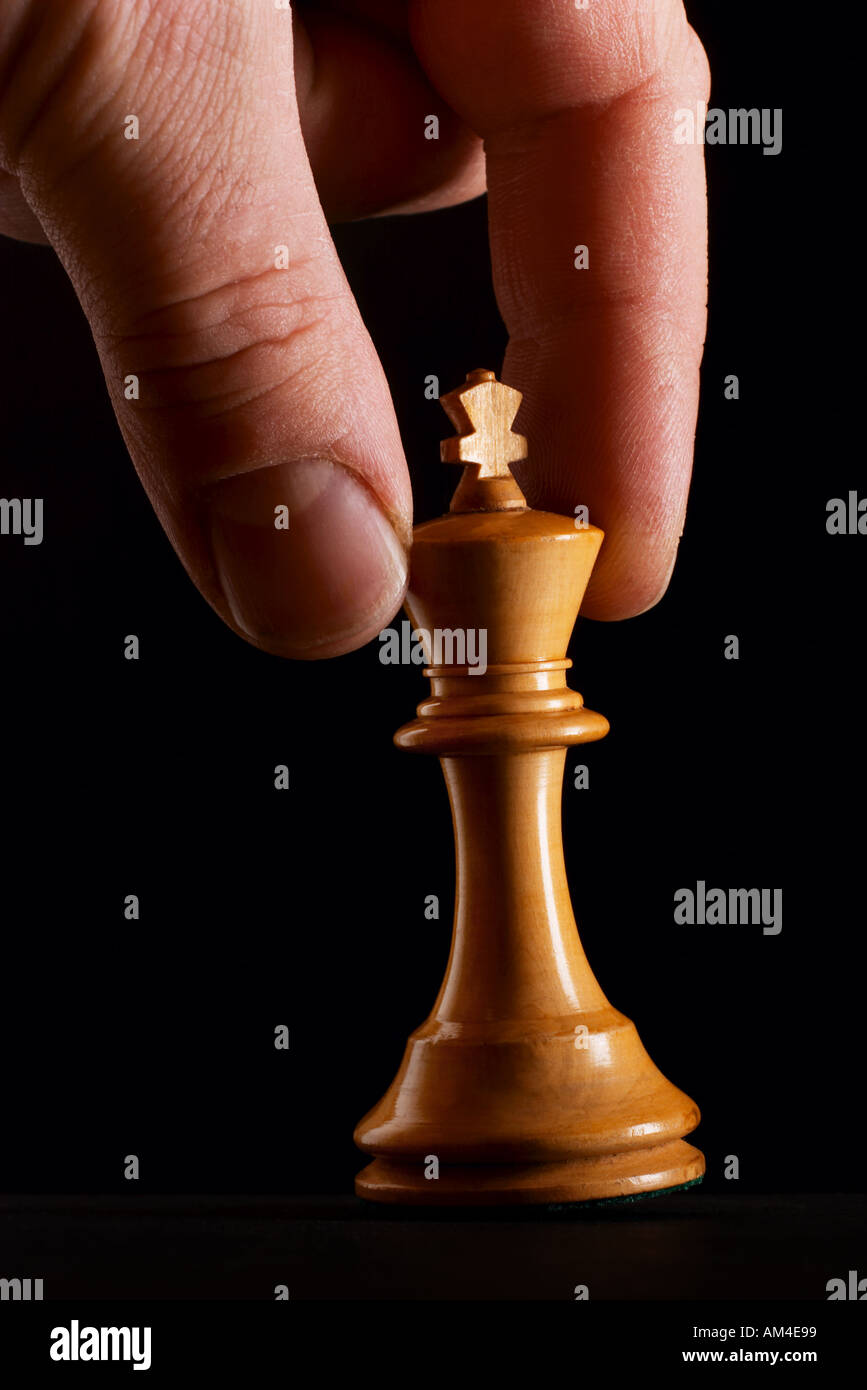 Schachfigur verschoben wird Stockfoto