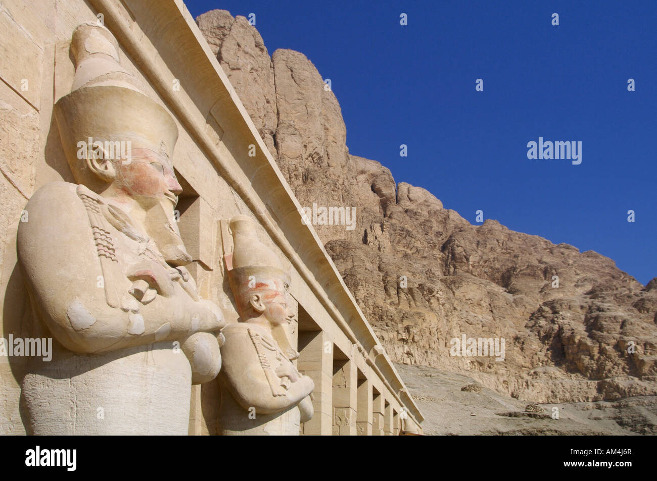 Osiris Statuen oberen Hof Hatschepsut Tempel Ägyptens Nordafrika Stockfoto