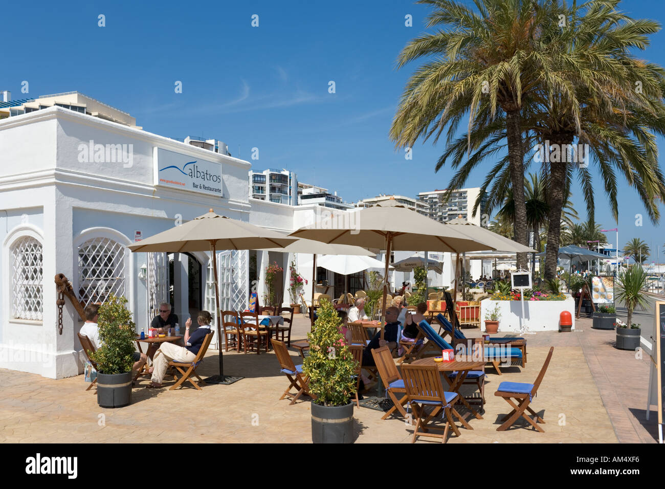 Restaurant in der Marina, Marbella, Costa Del Sol, Andalusien, Spanien Stockfoto