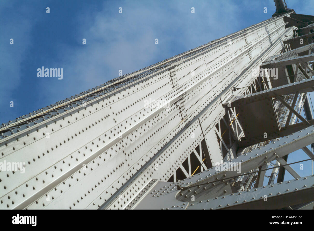 Nieten und Baustahl Träger in eine Detail-Aufnahme einer Brücke über einen Fluss. Dieses ist Bear Mountain Bridge, NY USA Stockfoto