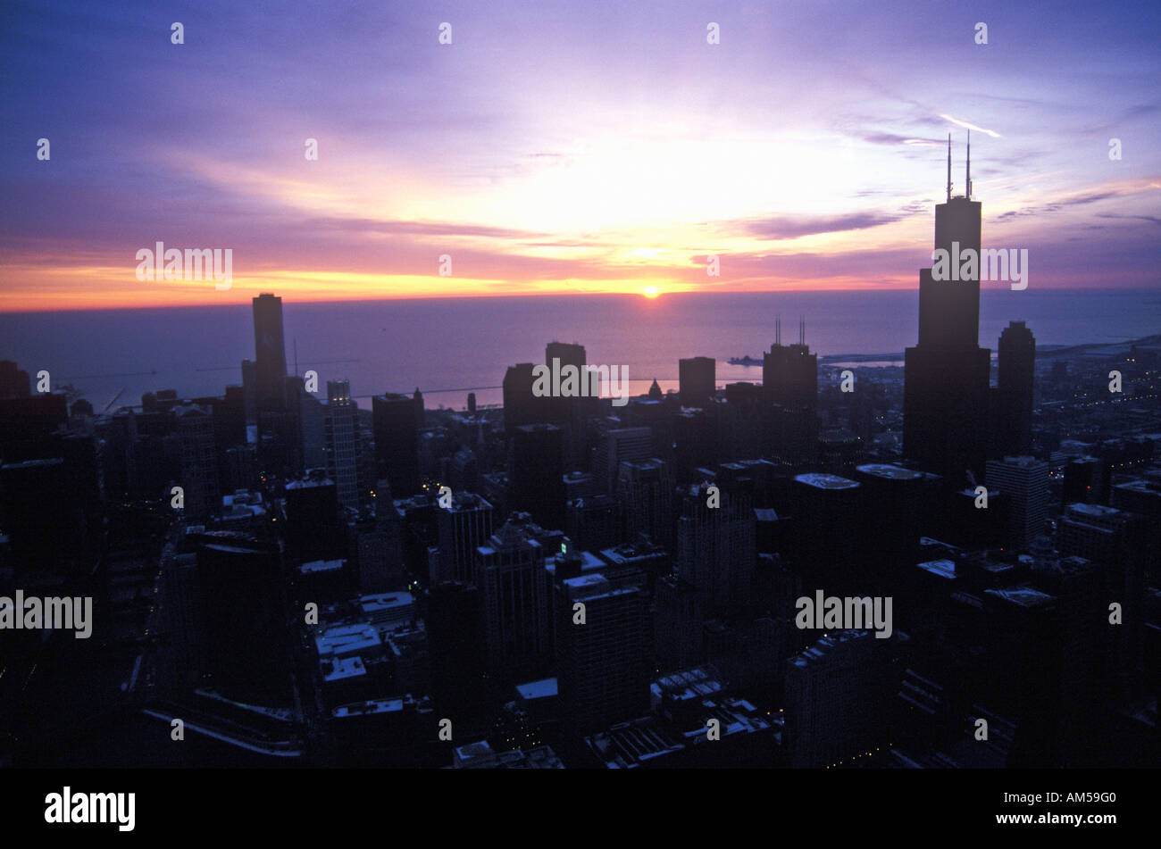 John Hancock Building überragt die Skyline von Chicago an Sunrise Chicago Illinois Stockfoto