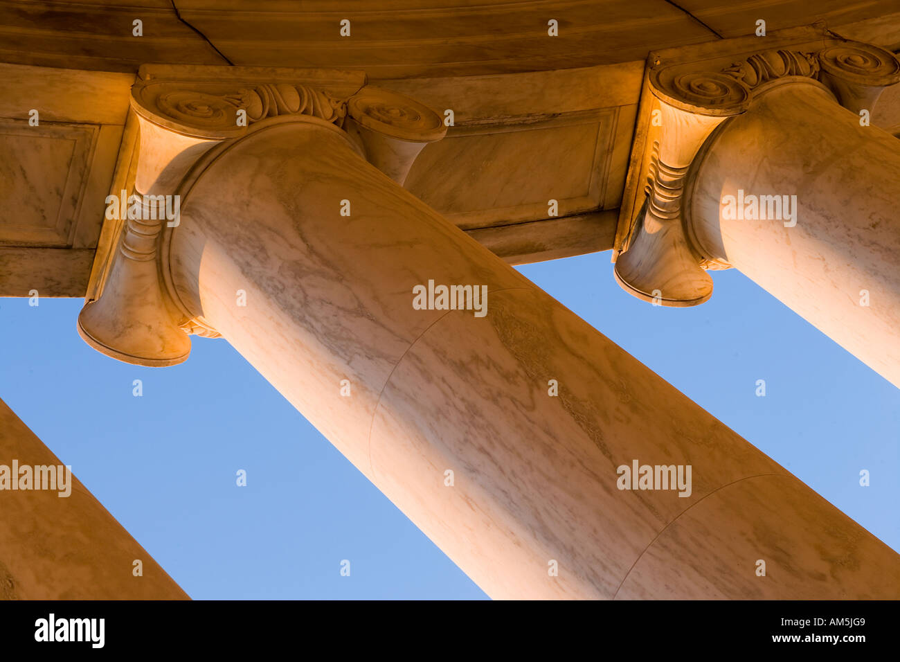Ionischen Kapital. Nahaufnahme Detail des Neo-klassischen weißen Marmorsäulen, Säulen der Jefferson Memorial in Washington DC USA Stockfoto