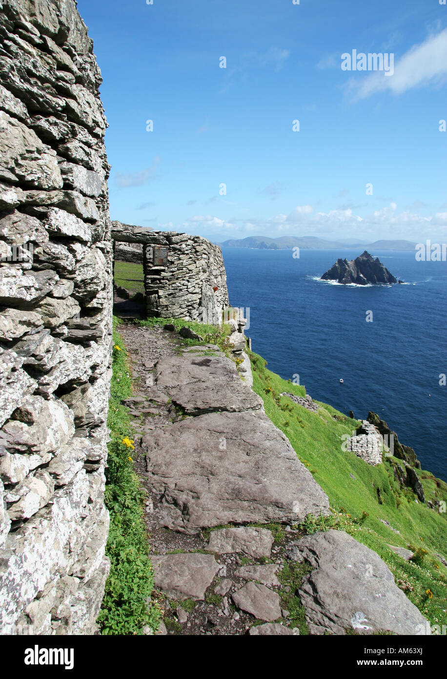 Eingang der frühen mittelalterlichen Mönch Siedlung auf Skellig Michael, Irland Stockfoto