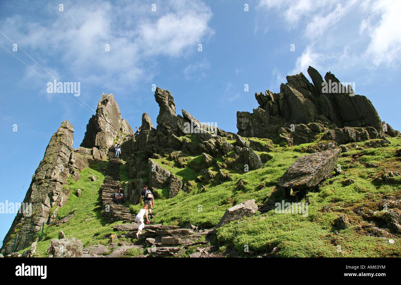 Steinstufen führen zu den alten Mönch Siedlung von Skellig Michael, Skellig Inseln, Irland Stockfoto