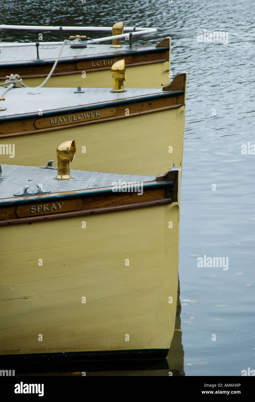 Drei Holz geschält Ausflugsboote in Stratford-upon-Avon Stockfoto