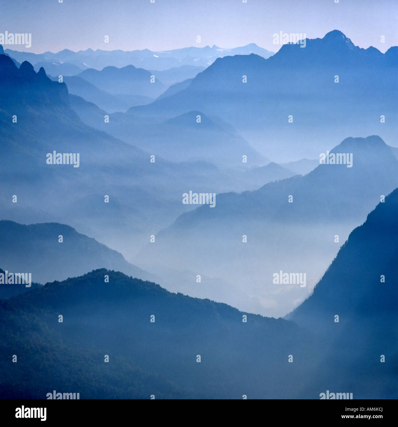 Panoramablick von Staufen Berg, Chiemgauer Alpen, Oberbayern, Deutschland Stockfoto