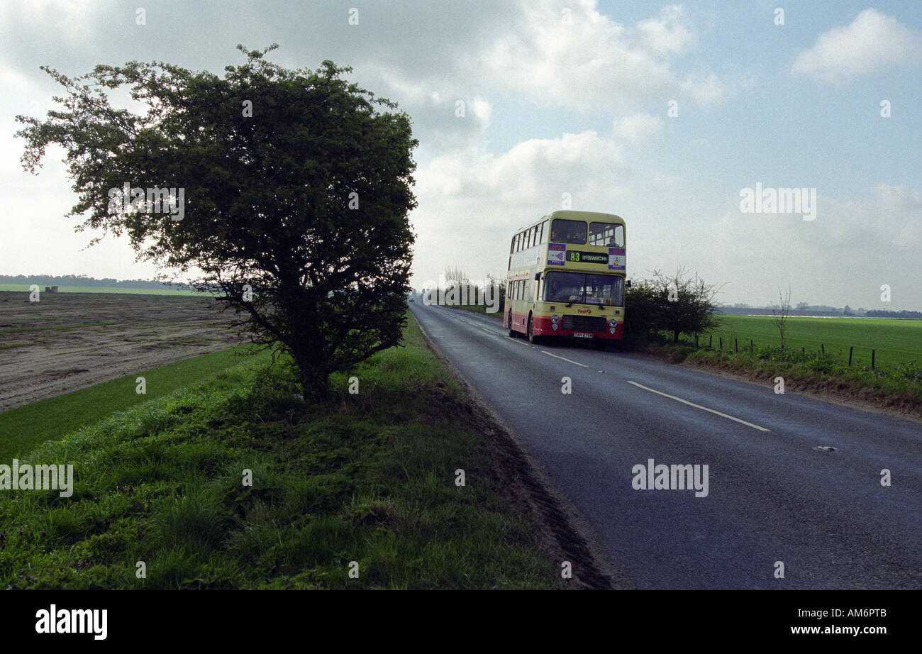 Bawdsey Ipswich-Bus-Service überqueren Sutton Heath nahe Woodbridge, Suffolk, UK. Stockfoto