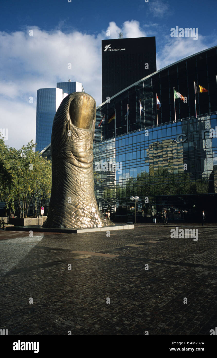 Skulptur Le Pouce Daumen von Cesar an La Defense Paris Frankreich Stockfoto