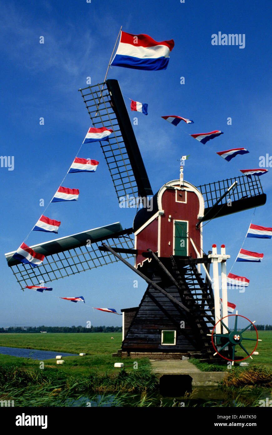 Niederlandische Flagge Windmuhlen Niederlande Holland Stockfotografie Alamy