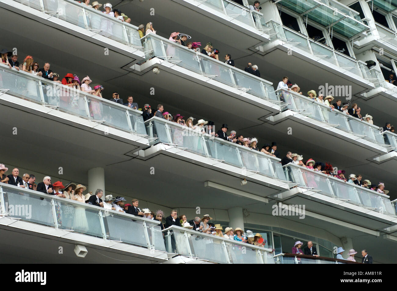 Das Publikum auf der Tribüne im englischen Derby 2007 Stockfoto