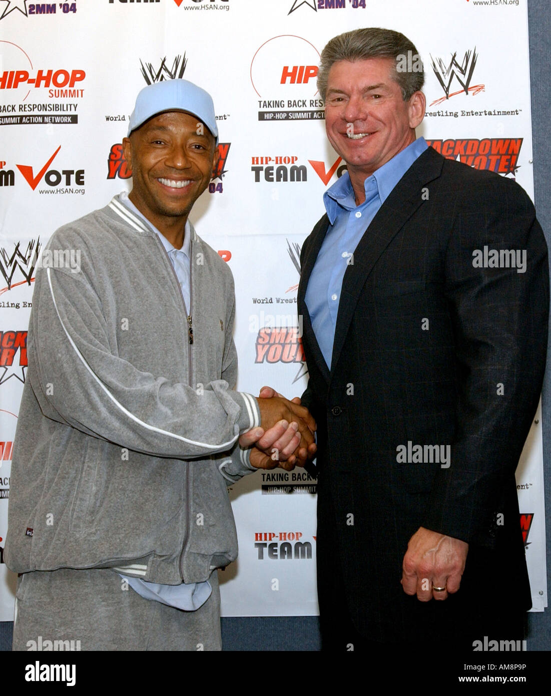 Russell Simmons Vorsitzender des Hip Hop Summit Action Network und Vince McMahon WWE Chairman besuchen eine Pressekonferenz, die verkünden Stockfoto