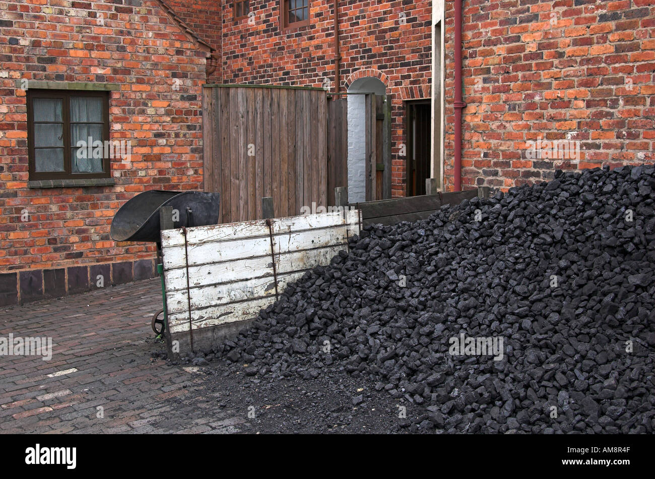 Black Country Museum Dudley typische Kleinstadt Kohle Hof der frühen 1900 s Stockfoto