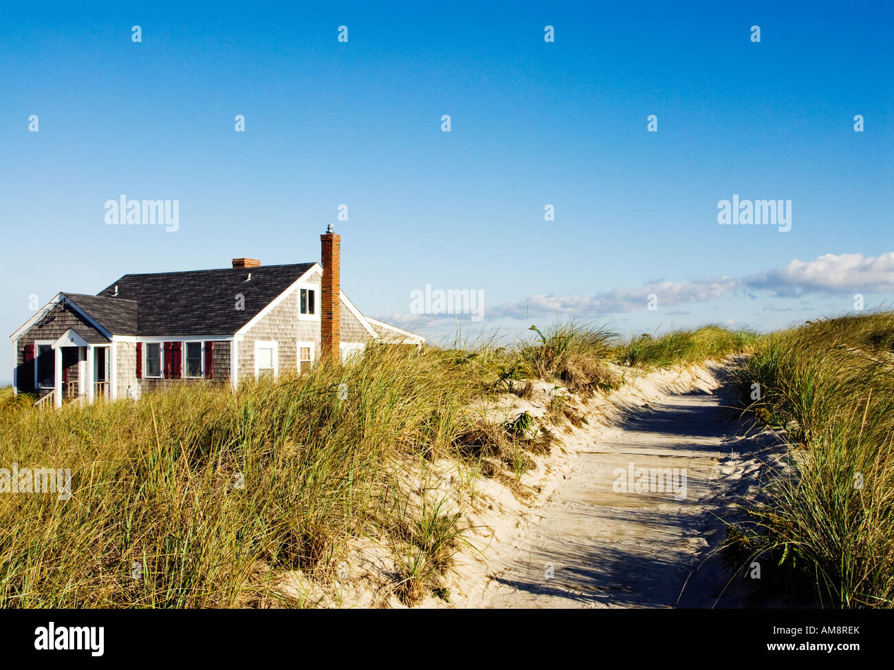 Strandhütte und Dune grass Yarmouth Cape Cod MA Stockfoto