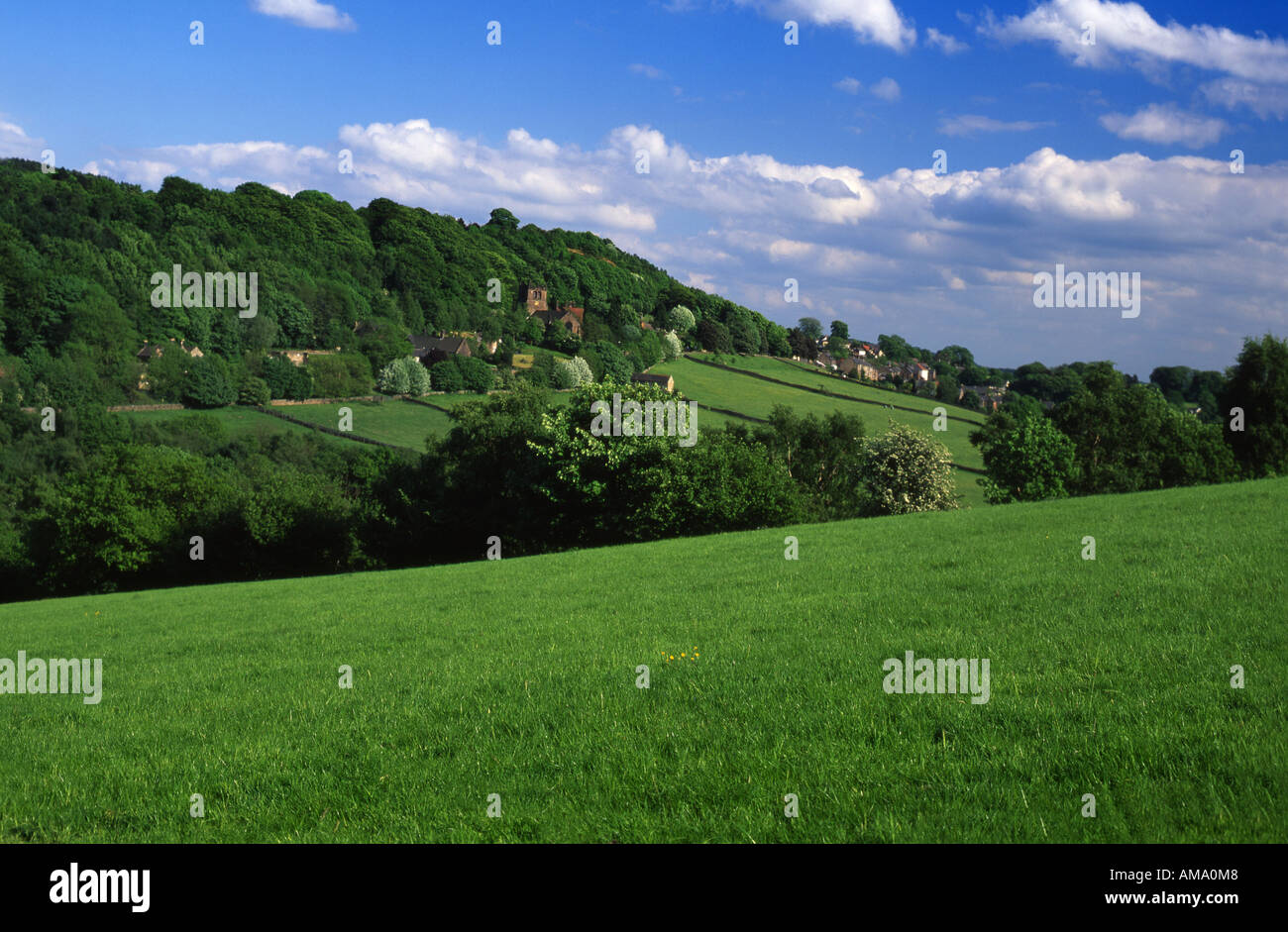 Blick Richtung Lea Dorf, Derbyshire, England Stockfoto