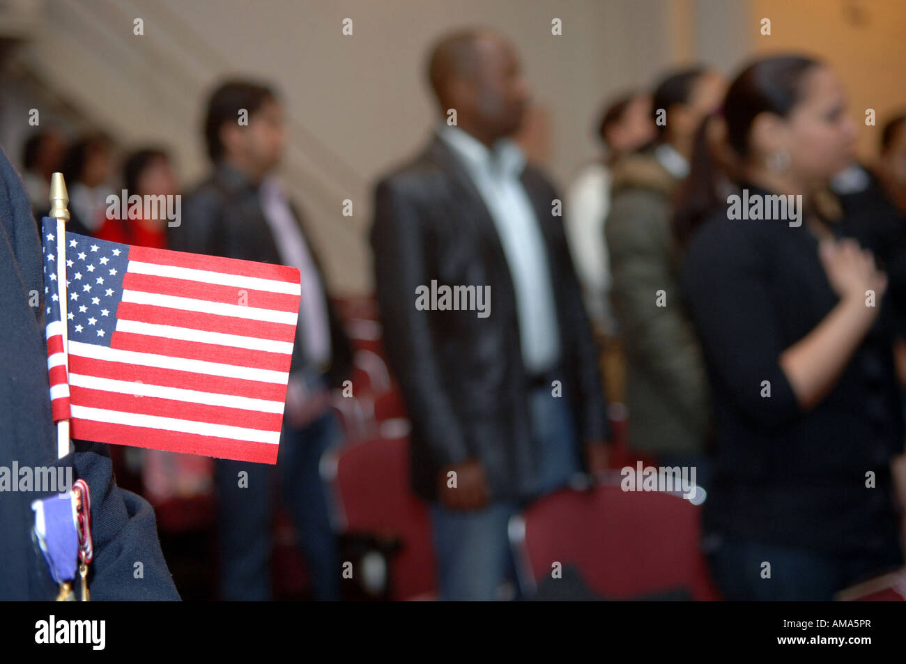 101 neue Amerikaner sind als Bürger bei einer Einbürgerung Zeremonie an der New York Historical Society vereidigt Stockfoto