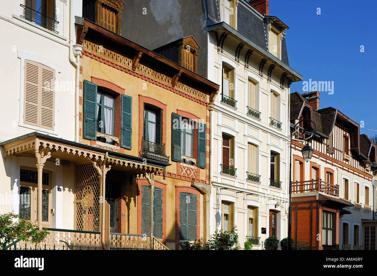 Frankreich, Allier, Vichy, rue Alquie und seiner englischen Stil Häuser für die kaiserliche Garde Napoleons III Stockfoto