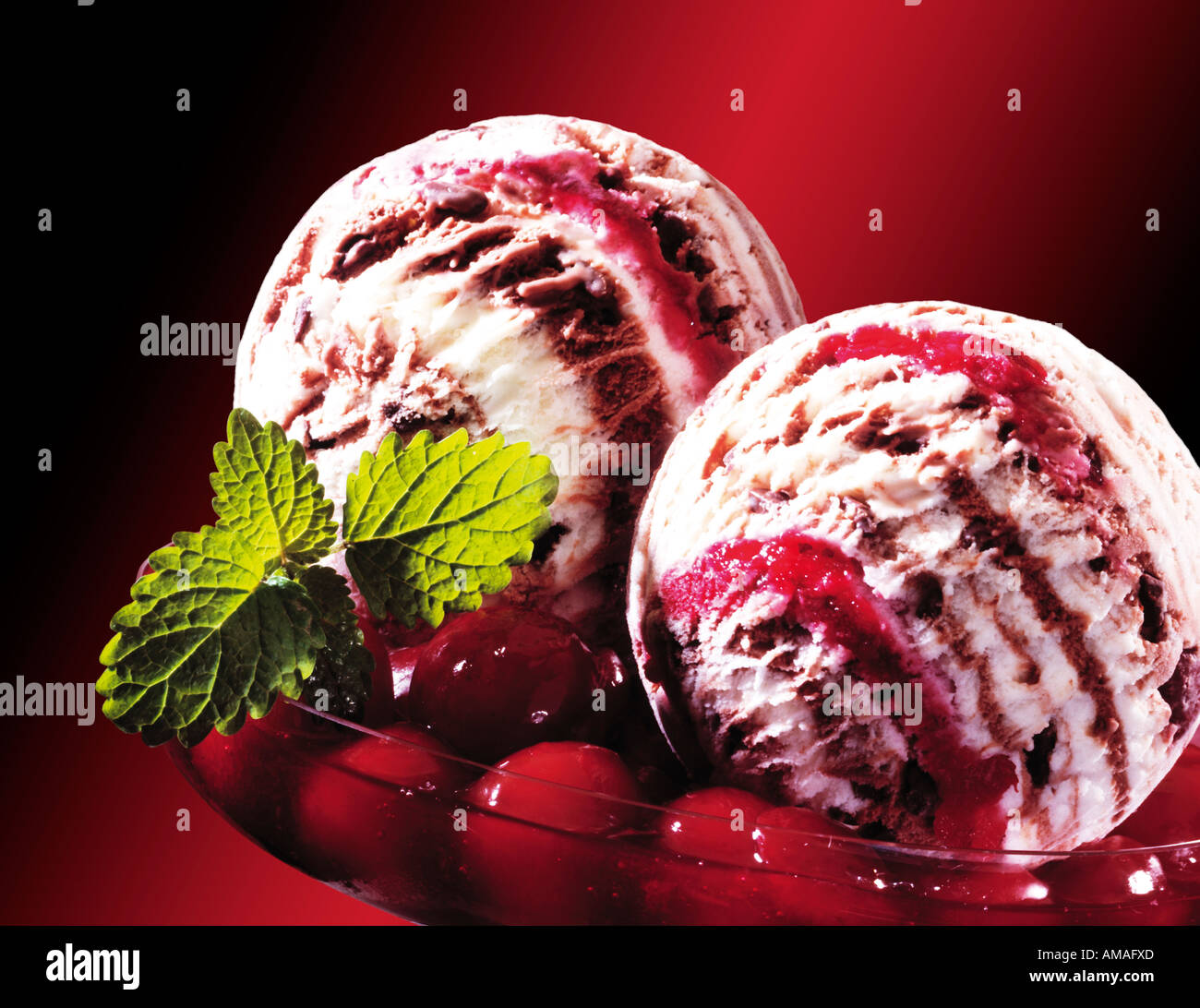 Schwarzwälder Kirsch Eis Stockfoto