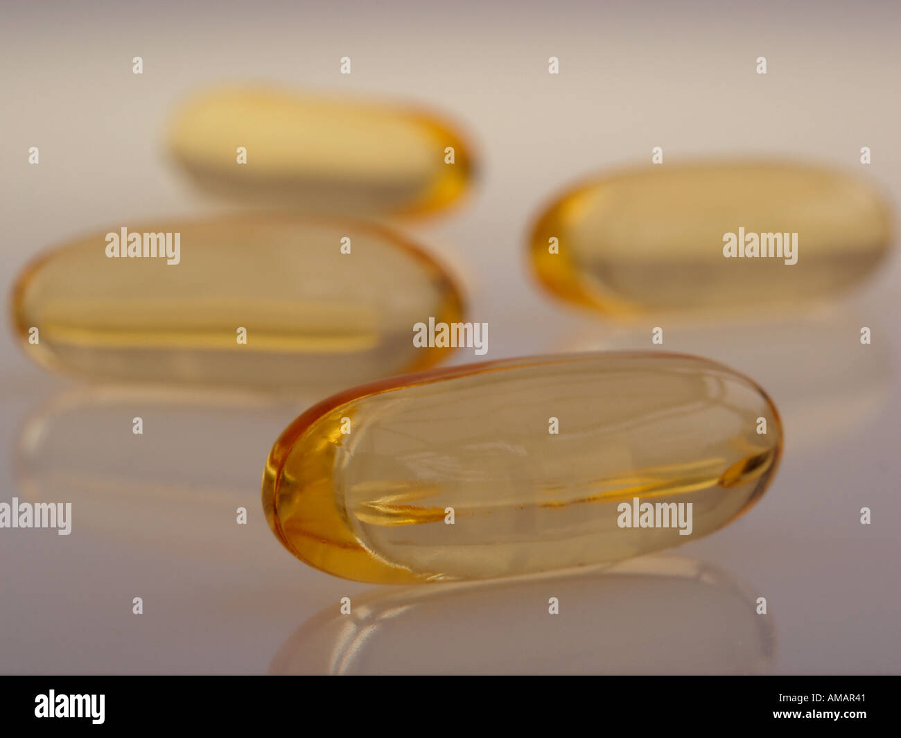 HOHE Stärke Kabeljau Leber Öl Kapseln mit Omega 3 und Vitamin D Stockfoto