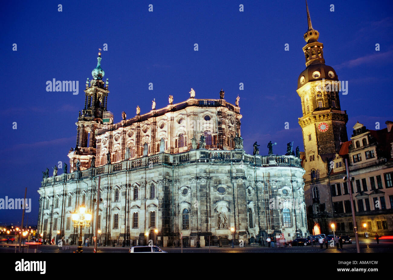 Hofkirche Hausmannsturm und Schloss in der Nacht Deutschland Dresden Stockfoto