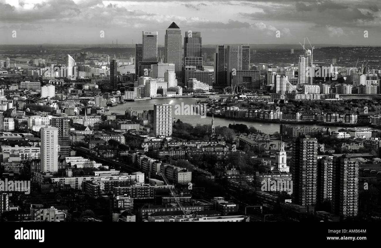 Ansicht von London aus dem obersten Stockwerk des Gebäudes Gherkin in schwarz und weiß. Bild von Patrick Steel patricksteel Stockfoto