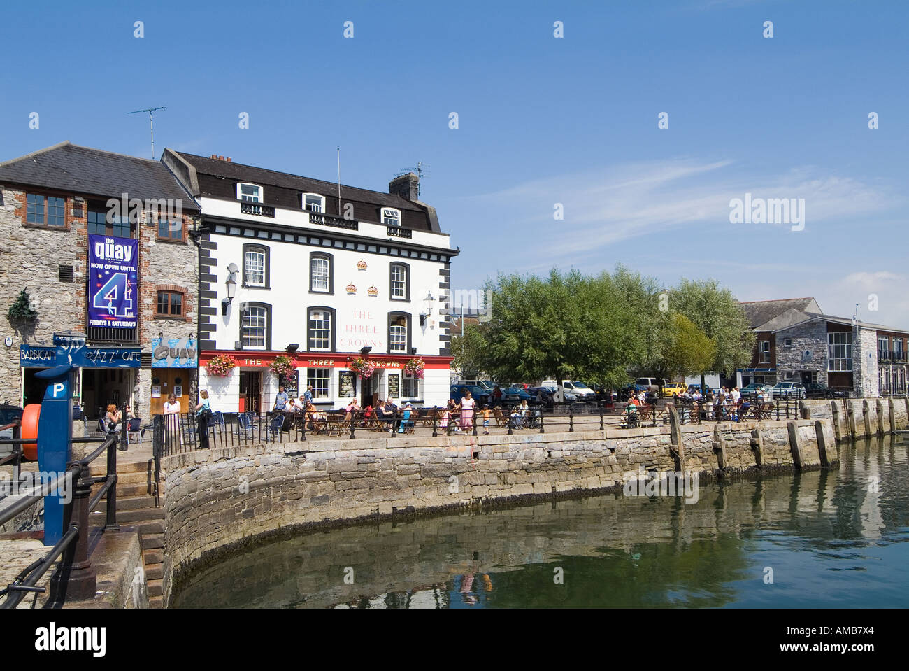 Gemütlicher Sommertag am Wasser im Barbican, Plymouth, Devon, Großbritannien Stockfoto