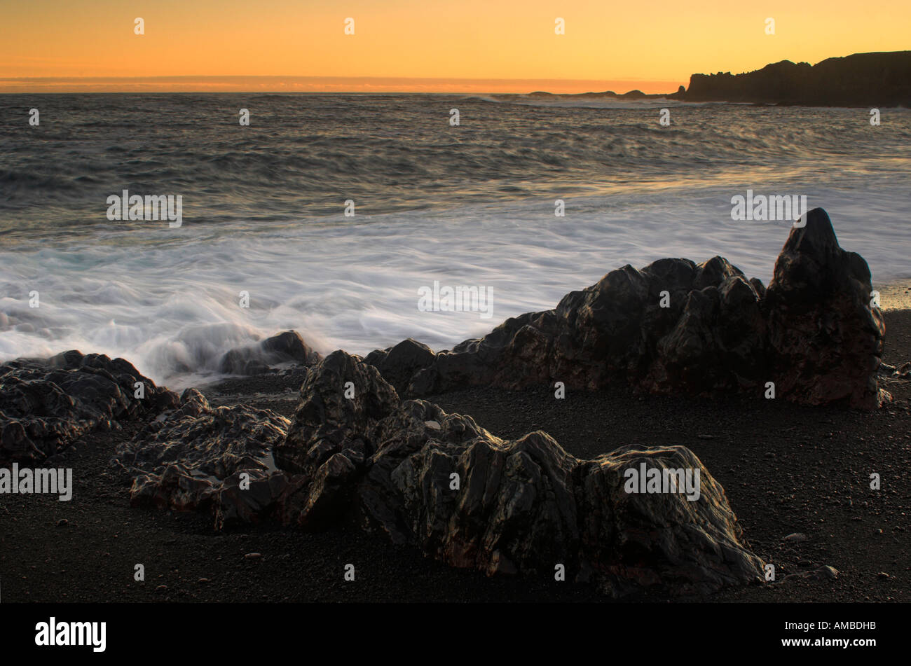 Sonnenuntergang am Küstenlandschaft von Snaefellsnes, Island Stockfoto