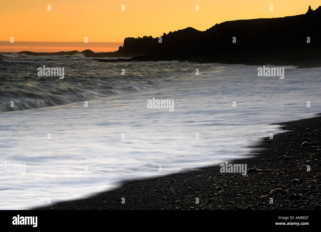 Sonnenuntergang am Küstenlandschaft von Snaefellsnes, Island Stockfoto