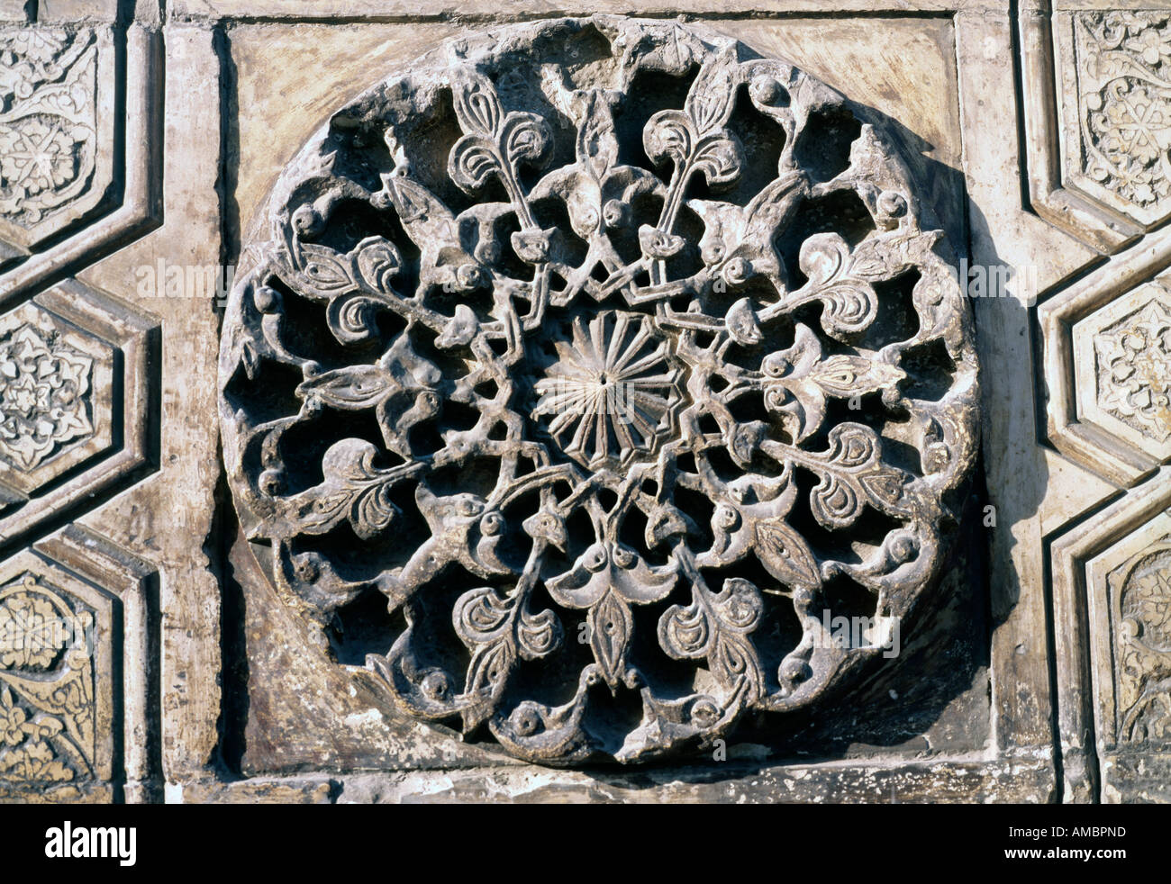 Sultan Hasan Komplex, Eingang Portal, Kairo, Ägypten, Detail der Steinbildhauerei Stockfoto