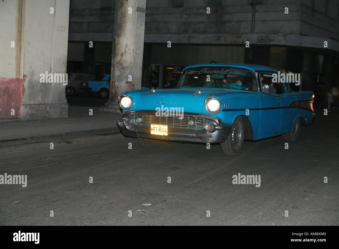 Kuba-Havanna-Nightscene ein Oldtimer-Fahrt durch die nächtlichen Straßen Stockfoto