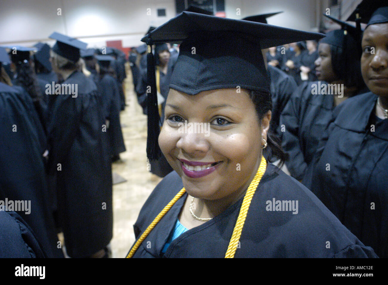 Afroamerikanerin bei Abschluss an der University of Maryland Stockfoto