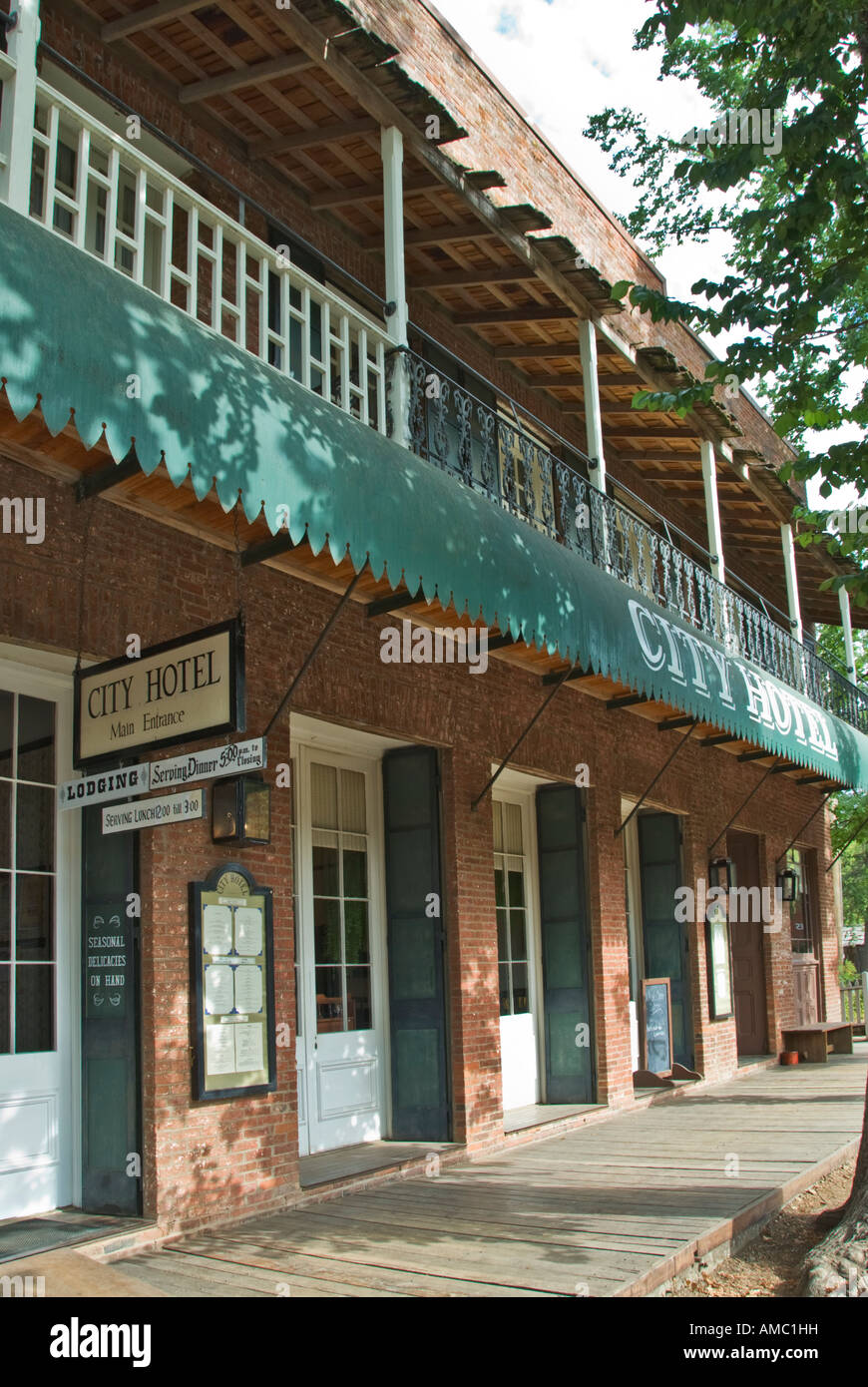 California Gold Country Tuolumne County Columbia State Historic Park City Hotel außen Stockfoto