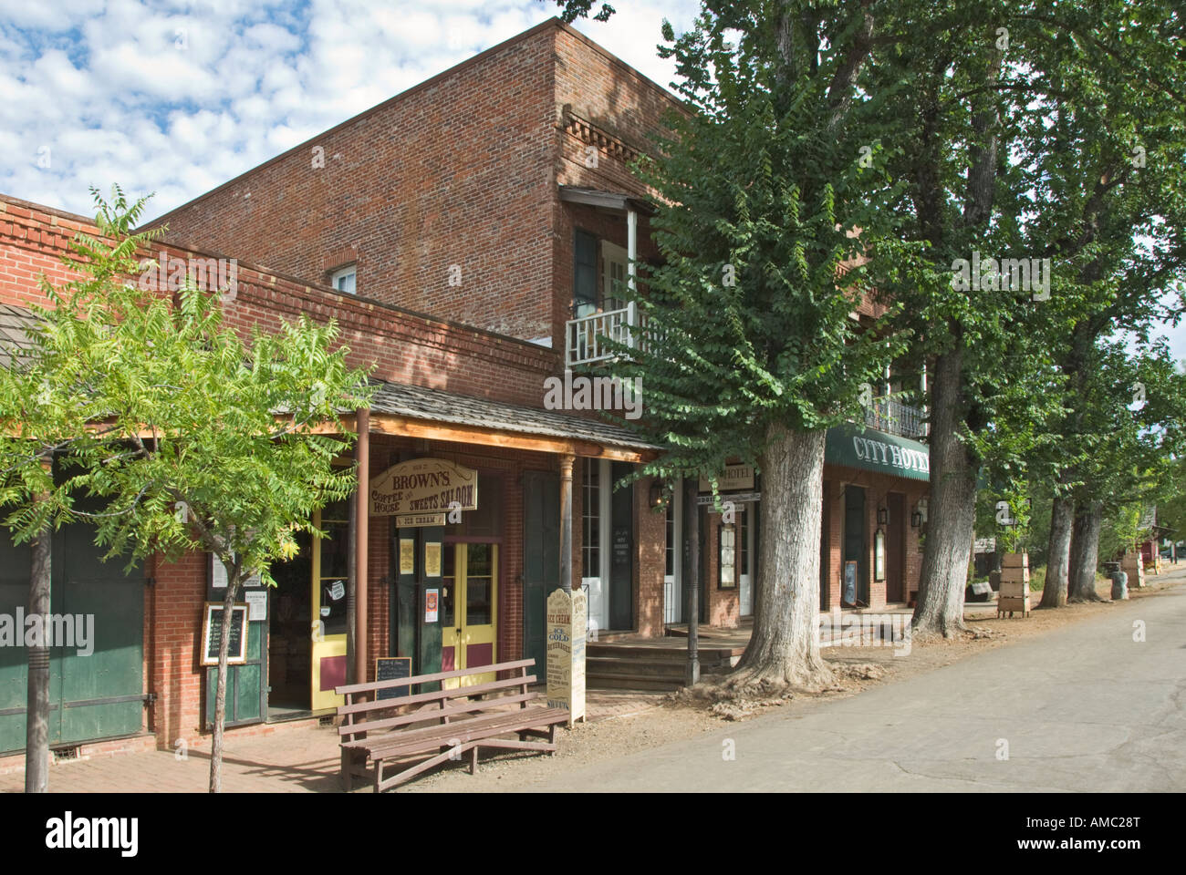 California Gold Country Tuolumne County Columbia State Historic Park City Hotel außen Stockfoto