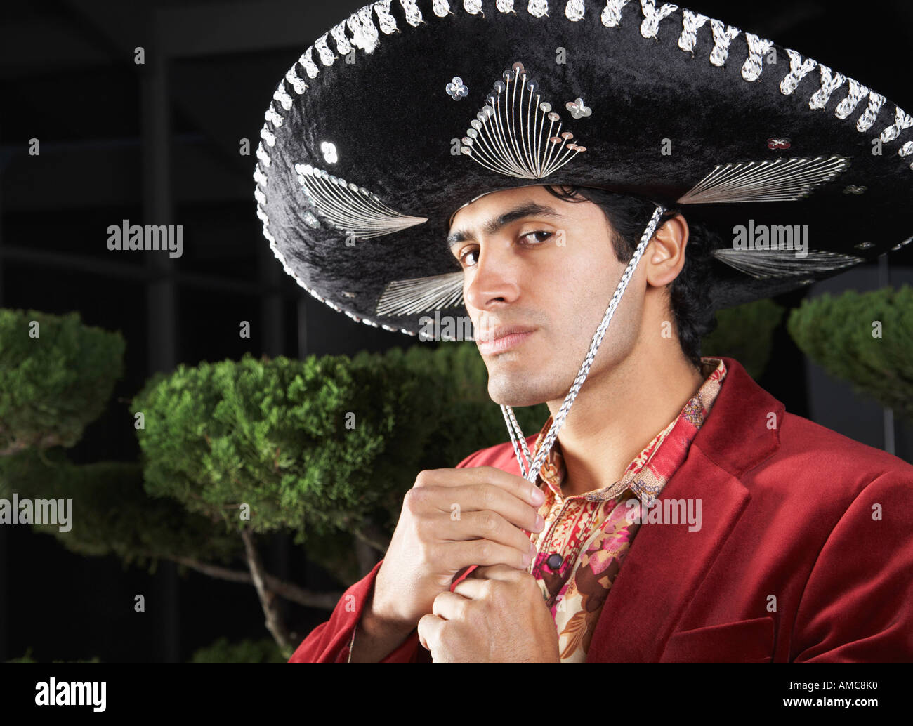 Mann trägt Hut Stockfoto