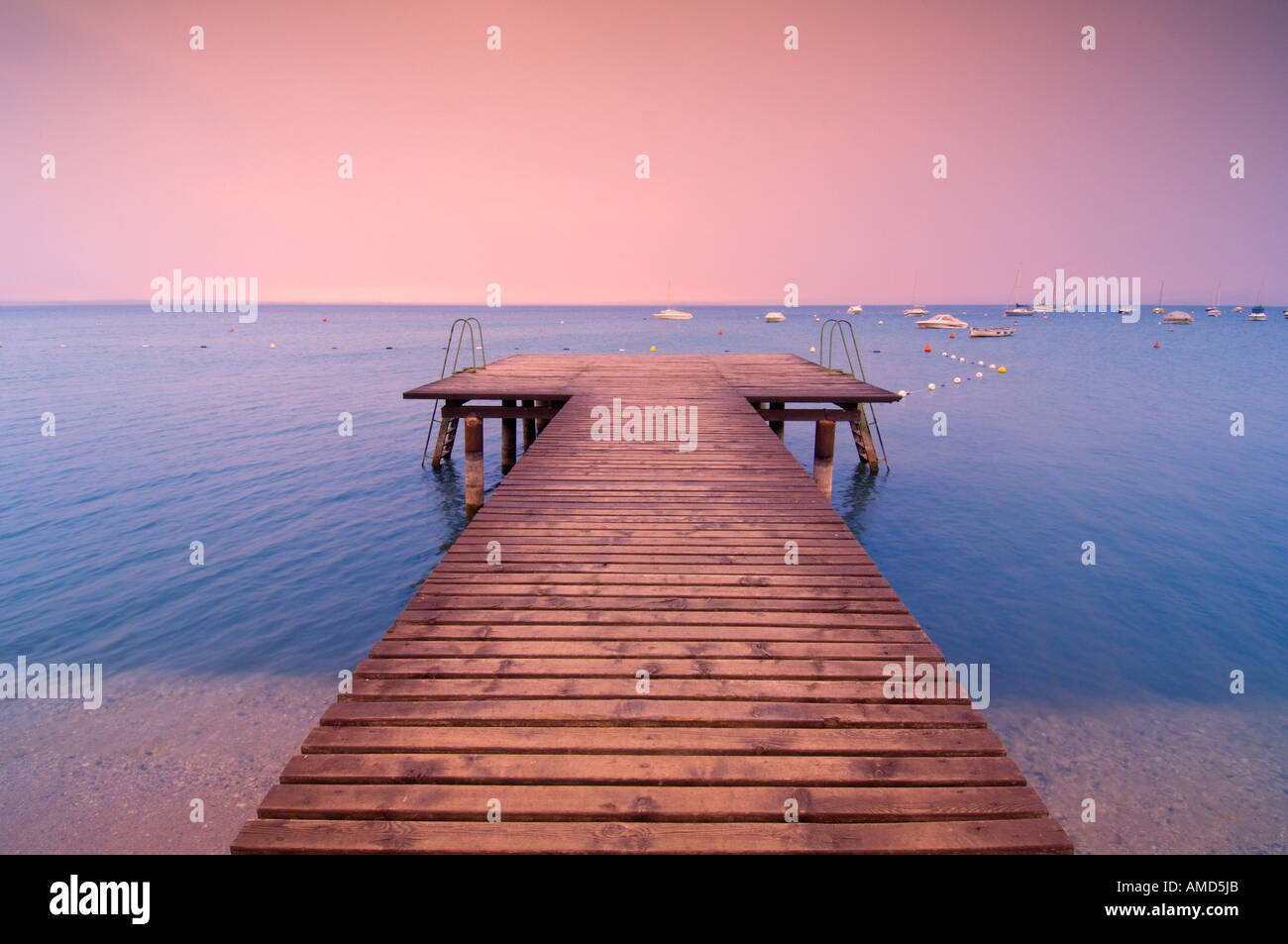 Dock auf See, Lago di Garda, Italien Stockfoto