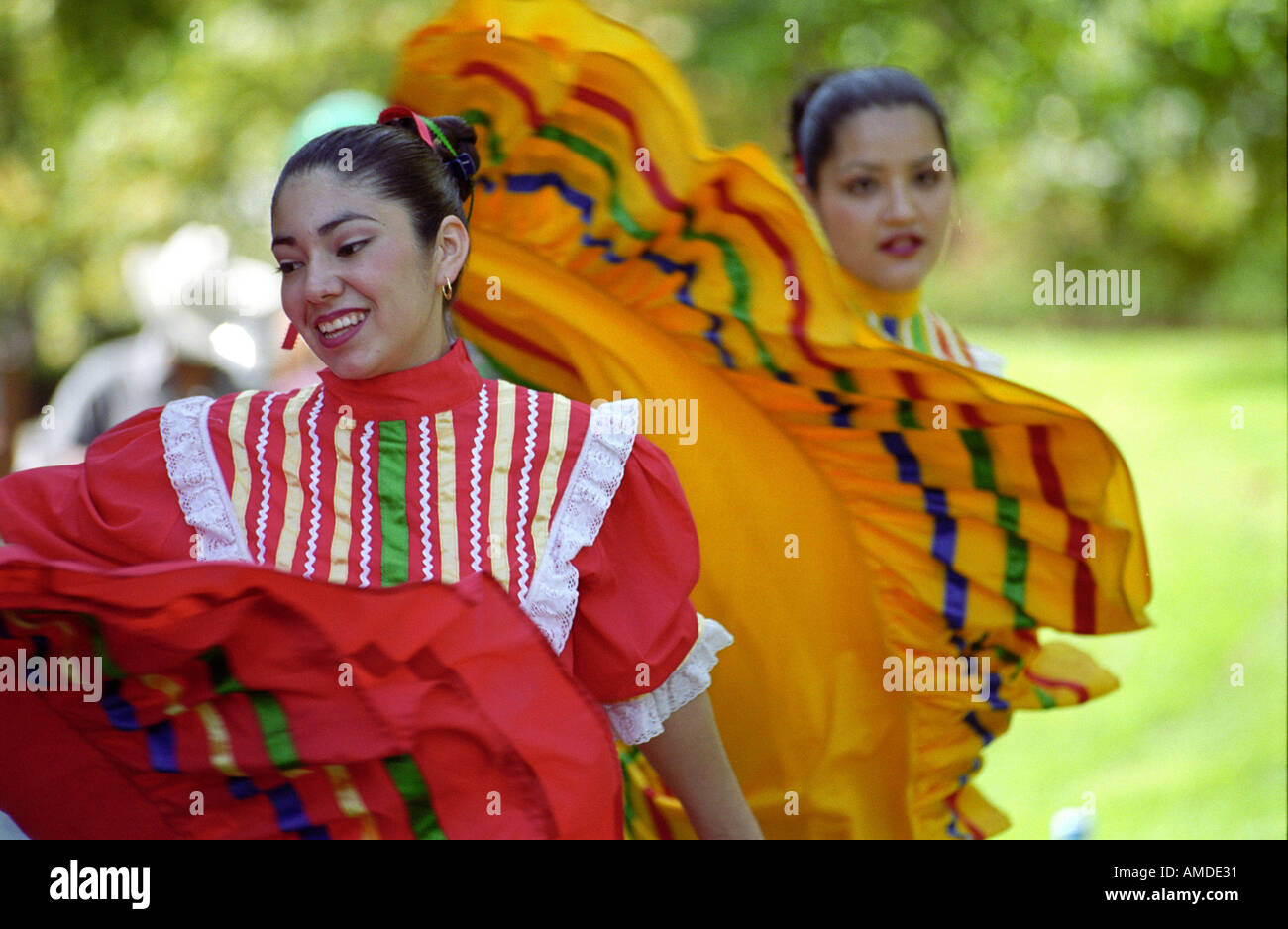 Tänzerinnen im mexikanischen fiesta Stockfoto