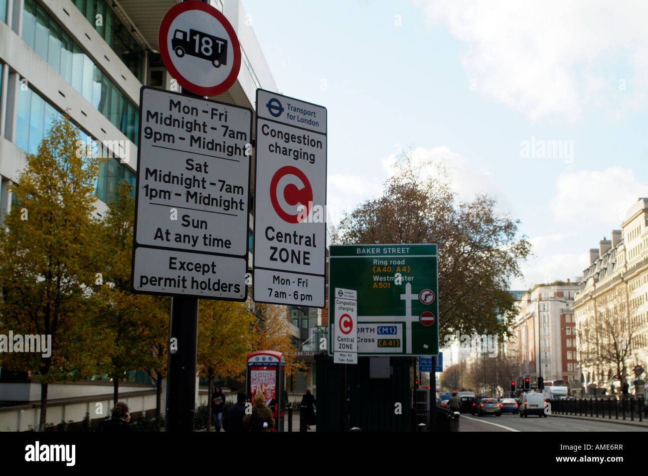 Straße Verkehr Schilder Zona London England Signage Stockfoto