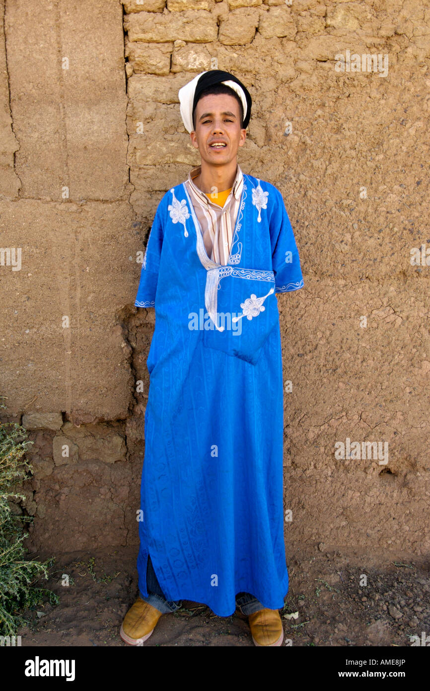 Porträt eines Mannes im Dorf Merzouga im östlichen Marokko Berber. Stockfoto