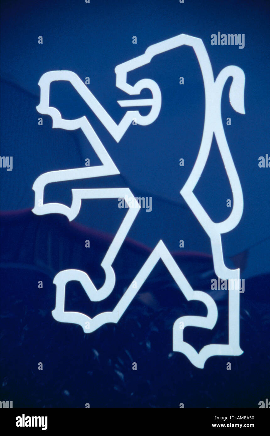 Peugeot logo badge -Fotos und -Bildmaterial in hoher Auflösung – Alamy
