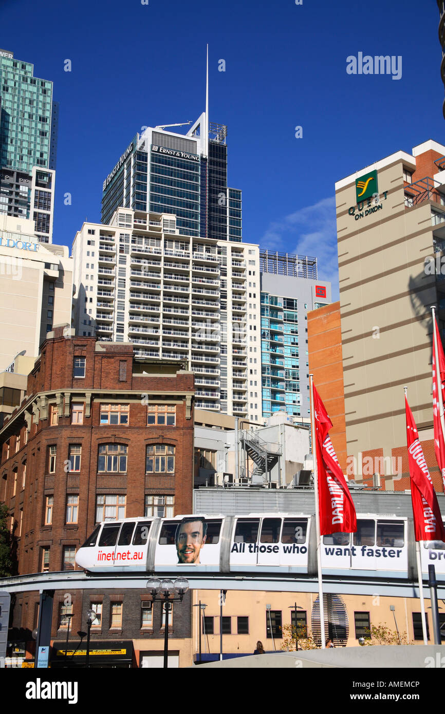 Sydney Monorail vorbei Erbe roten Backsteingebäude in der Haymarket-Sydney-Australia Stockfoto