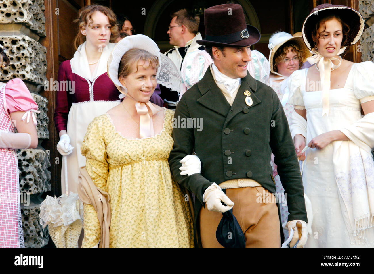 Georgische Trachtenumzug, der Jane Austen Festival in Bath England UK GB starten Stockfoto