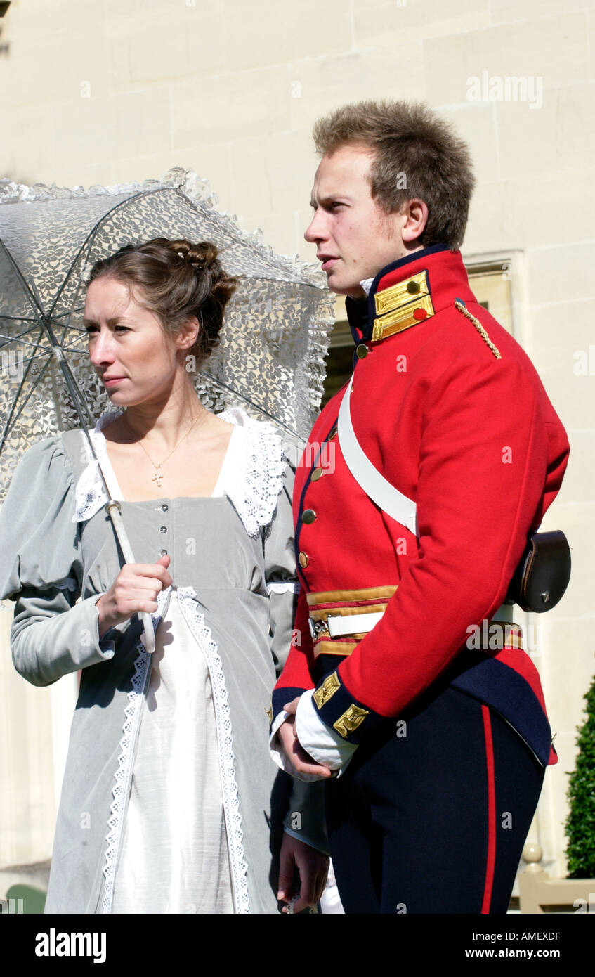 Georgische Trachtenumzug, der Jane Austen Festival in City of Bath England UK GB starten Stockfoto