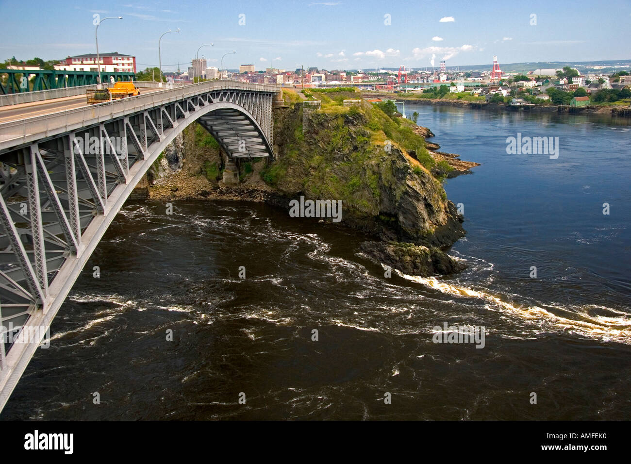 Umgekehrt fällt auf den St. John River bei St. John, New Brunswick, Kanada. Stockfoto