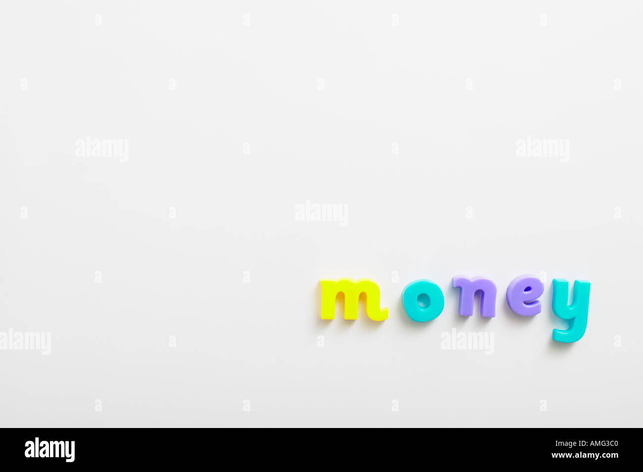 Kinder Alphabet Kühlschrankmagnete Rechtschreibung Geld Stockfoto