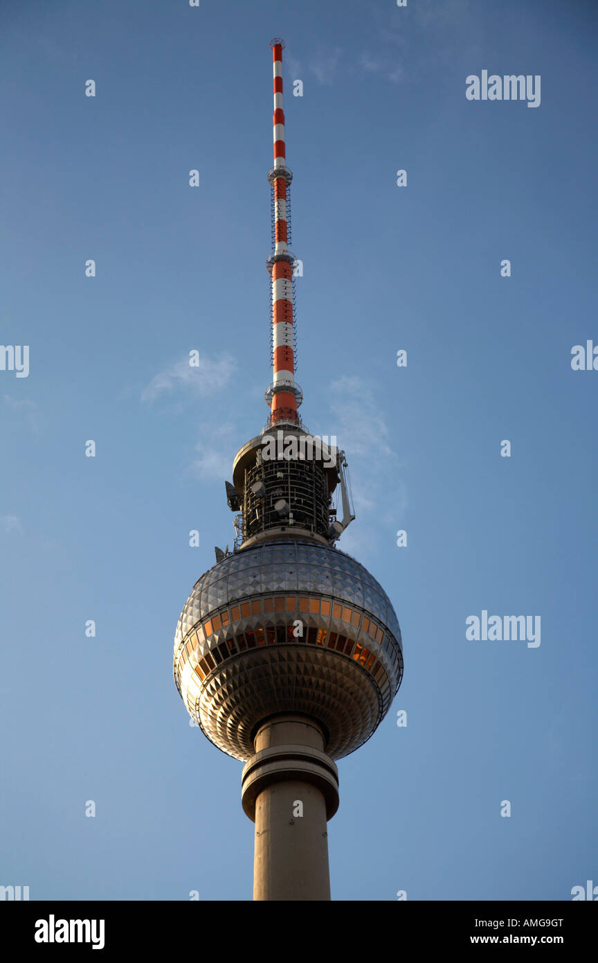 oben auf dem Berliner Fernsehturm Berlin TV Funkturm-Symbol der Ost-Berliner Deutschland Stockfoto