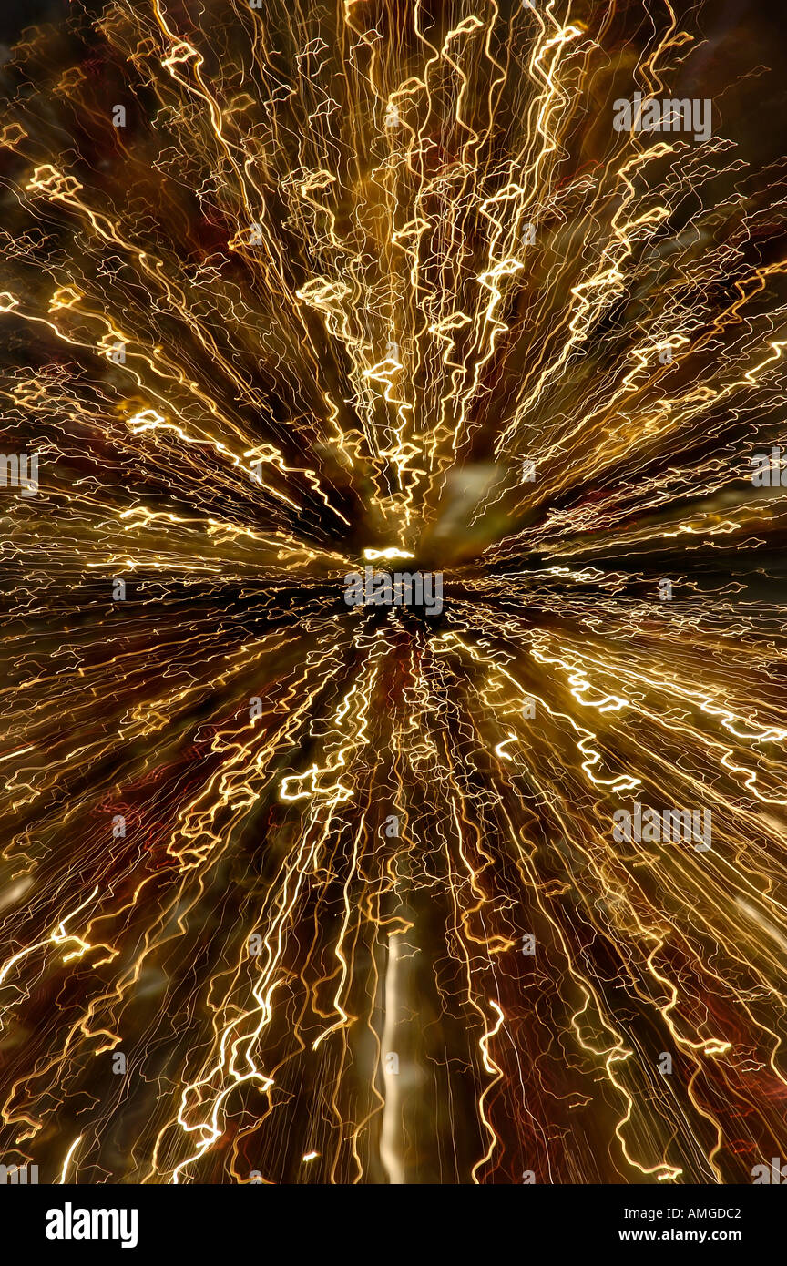 Weiße Lichter am Weihnachtsbaum Langzeitbelichtung Stockfoto